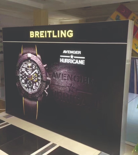 Tela tensionada comercial com iluminacao led em backlight