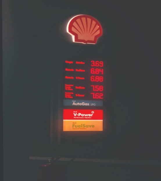 Totem digital LED para sinalização e comunicação visual comercial