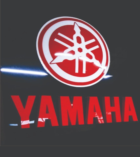 Fachada Yamaha com letras em acrílico para identificação comercial