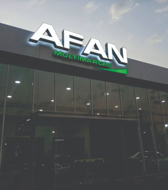 Fachada em ACM 3D com letras em relevo e design com iluminacao backlight de led