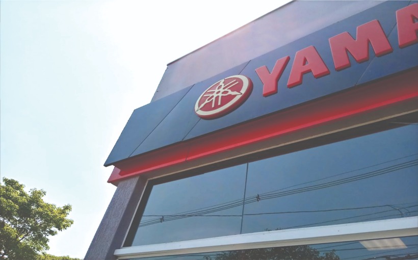 Fachada Yamaha com letras em acrílico para identificação comercial