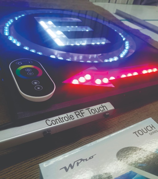 Placa LED de estacionamento com iluminação para sinalização de vagas