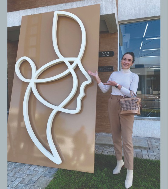 Fachada em ACM 3D com letras em relevo e design